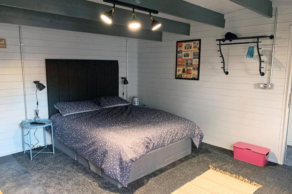 Cosy, Self-Contained Garden Room In City Centre! Hereford Exteriör bild
